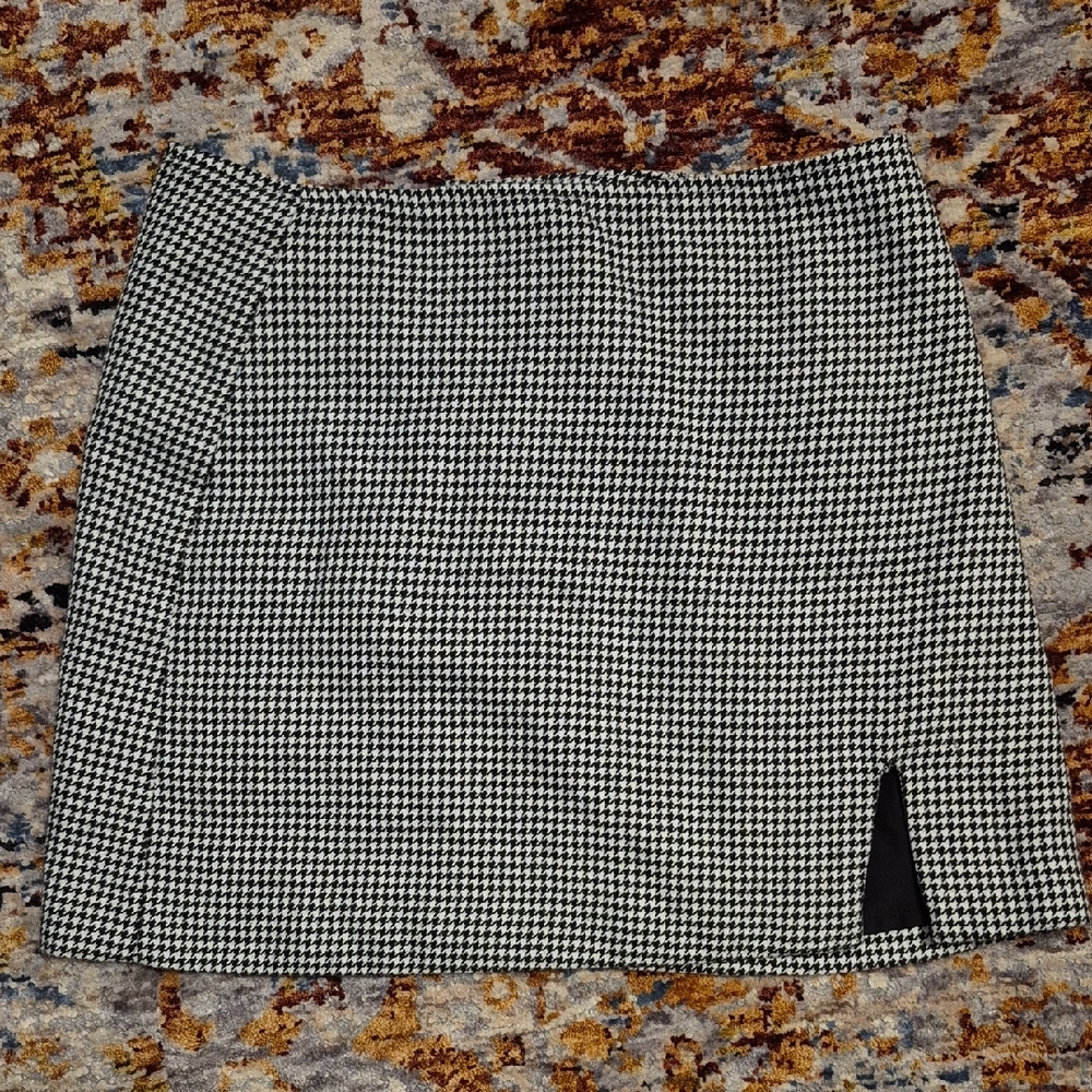 Forever 21 Black & White Miniskirt